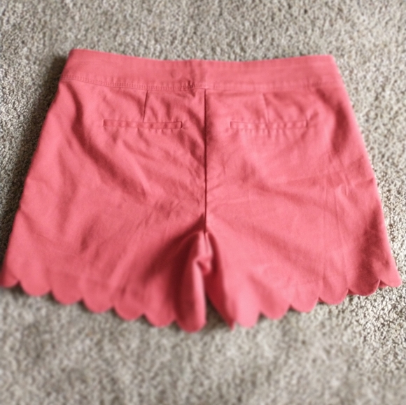The Limited Tailored Shorts Scalloped Hem Stretch 5 Inch Inseam Red Size 6 - Picture 4 of 4